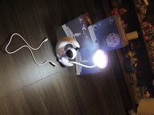 Niedlicher Astronaut sitzend auf Mond Schreibtisch Tisch Nachttisch wiederaufladbar Nachtlicht Lampe Babyzimmer-Tischlampe price