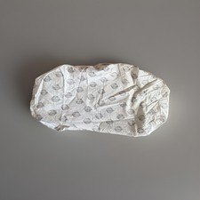 Spannbettlaken Babybett Blätter-Muster weiß grau mit Gummizug Baby-Bettlaken price