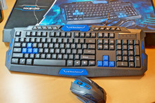 HK8100 2.4g Wireless Keyboard & Mouse Combo, blau, gebraucht, wie neu Keyboard - Mouse price