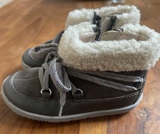 Clarks First Zapatos Niño Niñas Botines (Talla: USA 7M) Sherpa Gris Cremallera Interior Patucos de niña price