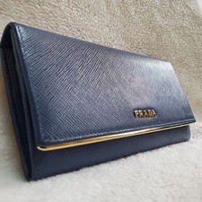 Auténtica billetera larga de cuero PRADA Saffiano azul marino con logotipo de metal para mujer de Japón Cartera de mujer price