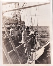 MIEMBROS DEL OBSERVATORIO GEOLÓGICO WHOI EN BUQUE DE INVESTIGACIÓN ATLÁNTIDA 1952 Foto Y 464 Research On Historical Events price