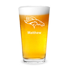 Vaso de pinta de cerveza grabado personalizado de fútbol americano de los Denver Broncos de 16 oz Football Equipamiento price