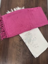 Paquete X2 chales: crema con secuencia plateada y rosa con borla de cuentas formal Shawl price