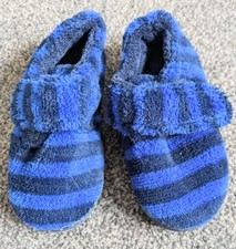 Zapatillas Infantiles Azul Marino Rayas con Diseño de Tela Texturizada Talla 23/24 Slippers de niño price