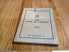 THE LAWS OF CRICKET MCC OFFICIAL 1st 1st UK 1952 POCKET PLAYER RULES BOOK Pocket Laws price