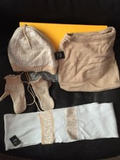 FENDI BEBÉ CONJUNTO BUFANDA GUANTES SOMBRERO BOLSA LANA F0TY2 MITONES INVIERNO FIRMA ESTAMPADO Guantes y Bufanda para bebé price