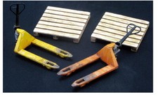 J's Work #PPA4003 1/35 Pallet Trucks (2pcs) with Wooden Pallets (2pcs) Pallet Trucks price
