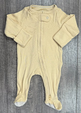 Ropa para bebé niño Cloud Island recién nacido amarillo mostaza pies conjunto Set de ropa para bebé price