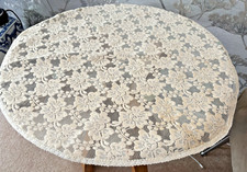 ALFOMBRA/TAPETE DE MESA REDONDA GRANDE ENCAJE POLIÉSTER CREMA VINTAGE ~23" diámetro FLORAL Tablecloth price