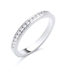 Anillo banda de eternidad de diamantes simulados de plata de ley de 0,25 quilates talla K a S Diamond Eternity Anillo price