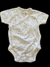 Kate Quinn Usado en Excelente Condición Blanco/Azul Estrellas Orgánico Acanalado Algodón Kimono Body-3-6Mos Body para bebé price