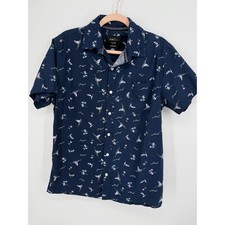 Camisa con botones rue21 para hombre mediana azul marino velero palmera manga corta algodón Plaj Giysisi price