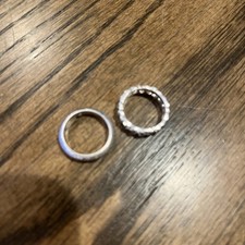 Conjunto de anillo apilable recortado cinta plateada Banana Republic para mujer nuevo sin etiquetas 48,00 talla 5 Plata Anillo price