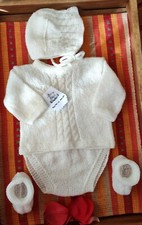 Conjunto punto para bebé cubrepañal, jersey, capota y patucos. Primera puesta Patucos para bebé price