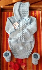 Conjunto punto para bebé cubrepañal, jersey, capota y patucos. Primera puesta Patucos para bebé price