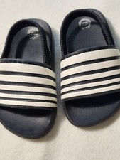 Sandalias deportivas Wonder Nation para niños pequeños talla 7/8 blancas y negras Slippers y Sandals de niño price