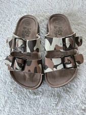 Sandalias con plantilla camufladas Lily & Dan para niños talla 11/12 correas ajustables Slippers y Sandals de niño price