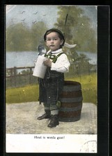 Niño en pantalones de cuero con jarra de cerveza HB, postal 1917 Pantalones de niño price
