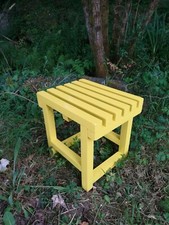 TABURETE de madera AMARILLO , 32 cms. de altura. Modelo Holzhocker Oficina Taburete price
