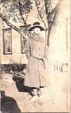 Retrato Exterior De Mujer Eduardo En Abrigo Y Sombrero Antigua c1915 De Exterior Abrigo price