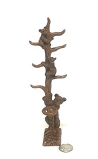 CASA DE MUÑECAS MINIATURA RESINA HALL ÁRBOL CON 3 OSOS DE JEANNETTA KENDALL MINIATURA Hall Tree price