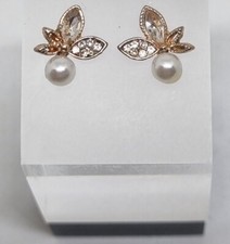 Delicados aretes perforados de perlas de imitación Pearl Pendientes price