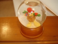 Vintage  The First Limited Edition Disney Crystal Snow Globe DONALD DUCK  Map et Globe price