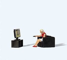 Preiser 28259 Accessoires Échelle HO Figurine Assise Devant La TV, Chaise Chaise TV price