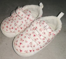 Chaussons fille 6 12 mois marque Tape à l’œil en toile avec petites fleurs Chaussons fille price