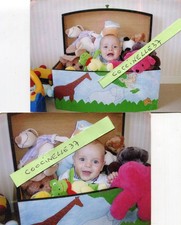 LOT 2 PHotos de bébé comique dans son coffre à jouets avec ses peluches Bébé jouets price
