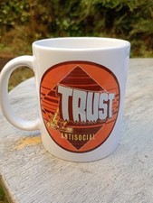 SUPERBE MUG TASSES CAFÉ PORCELAINE TRUST ANTISOCIAL TU PERDS TON SANG FROID Café price
