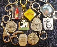 Lot PORTE CLÉ 1960 EAU MINERALE Jus de FRUIT SODA Limonade FRUIDAM BOURBON AUGIS Lemonade et Fruit Juice price