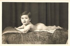 Carte postale ancienne - Bébé couché Bébé couche price