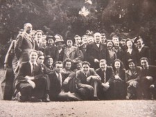 144 - Groupe de jeunes gens avec cravate - Instrument musique dans housse Musical Instrument trousse et sac price