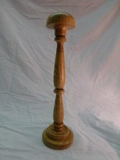 Porte chapeau en bois ciré. Cire price