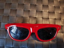 Lunettes de soleil rouge pour enfants - marque Vittel Lunettes de soleil enfant price