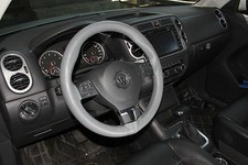 Housse De Volant En Cuir PVC Gris Avec Fil Taille M 43002A Steering Wheel housse price