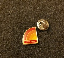 Pin's ESSO Personnage Essence Huile Lubrifiant Voiture Shop - Pin Badge L4 Voiture Lubricants price