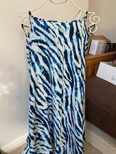 Robe de plage Matalan Papaya imprimé bleu taille S bas devant long dos Modeste vêtements price
