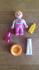 PLAYMOBIL Accessoires - 1 enfant + accessoires  salle de bain maison moderne Salle de bain soin accessoires price