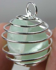 Brazil 100% Natural Green Tumbled Rough Fluorite Specimen in Spiral Cage Pendant Collier à pierres colorées price
