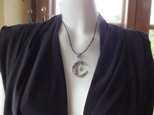 Collier Swarovski bleu sur Lune Swarovski Kolye price