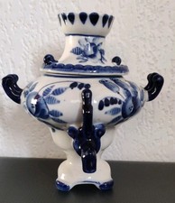 Figurine  Samovar en porcelaine  Russe Gzhel peint À la main années 70 Vintage Samovar price