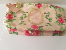 Estée Lauder et Laduree Trousse  de maquillage fleurie 23 x11x5,5cm Trousse de maquillage price