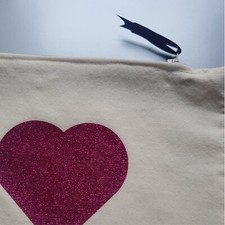 trousse à maquillage avec coeur Trousse de maquillage price