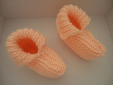 CHAUSSONS BEBE - NAISSANCE - couleur ROSE - tricotés à la main Bébé chaussons price