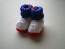 chaussons basquettes bébé baigneur tricotés laine Phildar, bleu blanc rouge Bébé chaussons price
