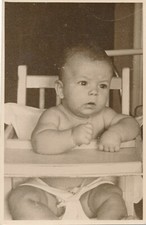 Snapshot bébé sur chaise haute avec lange baby Bébé lange price