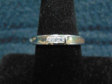 STERLING SILVER CAMOUFLAGE WEDDING (3MM-4MM WIDE) BAND WITH 3 SMALL CZ'S SIZE 10 Argent mariage Band price